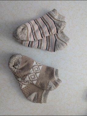 No-Show Cozy Socks - Beige Stripe & Pattern (2-Pack)